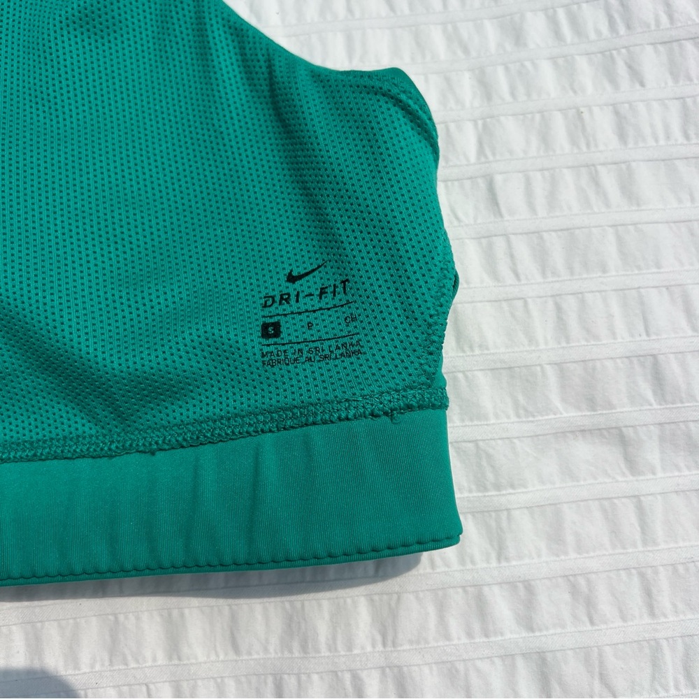 Nike Indy Rainbow Ladder Light-Support Padded High-Neck Sports Bra in Green, S - Picture 8 of 10